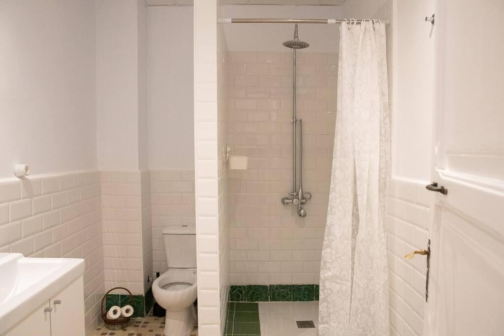 4 - Acogedora Habitacion Junto A Ruzafa Con Bano Privado Y Aire Acondicionado Valencia Ngoại thất bức ảnh
