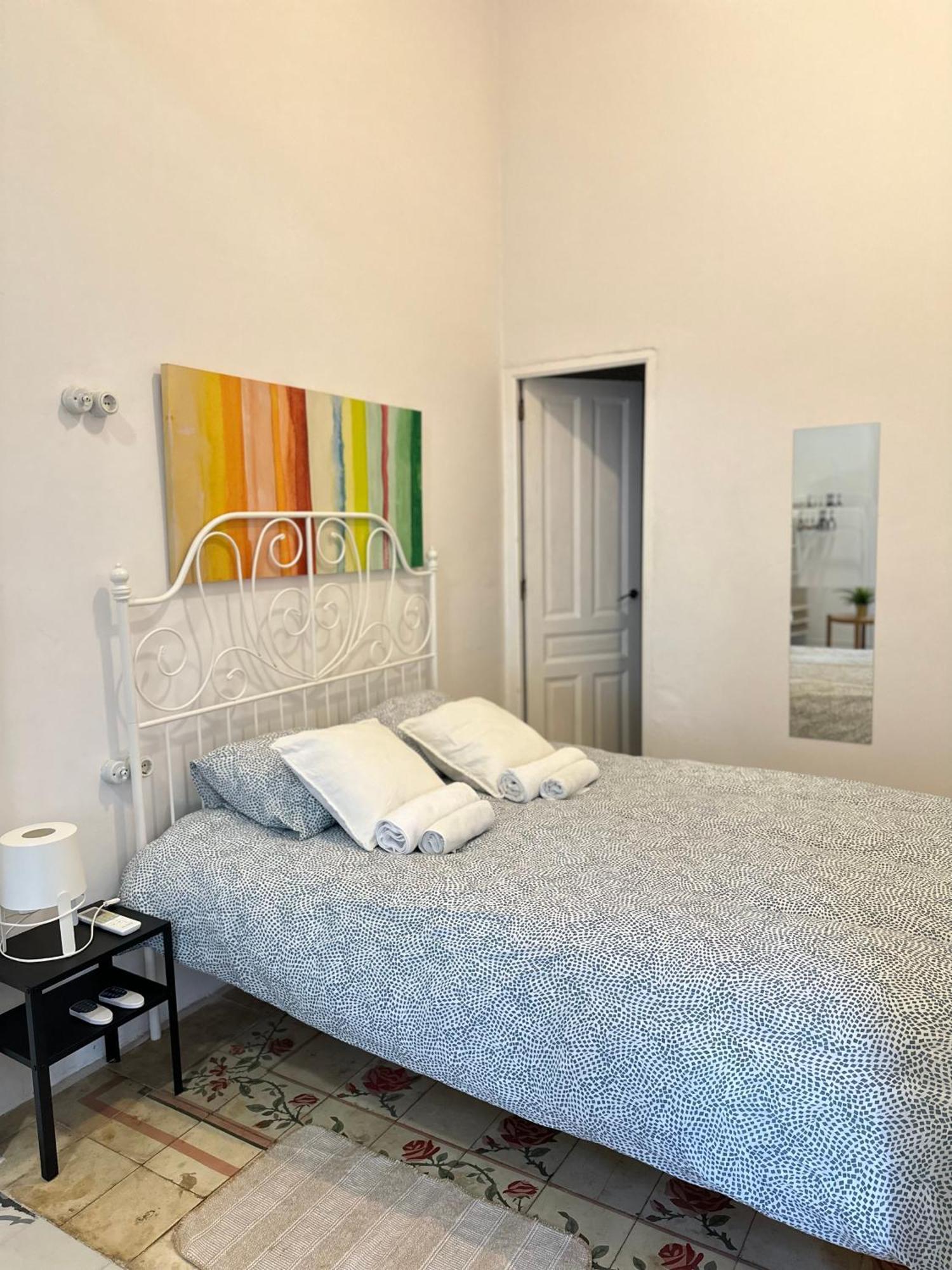 4 - Acogedora Habitacion Junto A Ruzafa Con Bano Privado Y Aire Acondicionado Valencia Ngoại thất bức ảnh